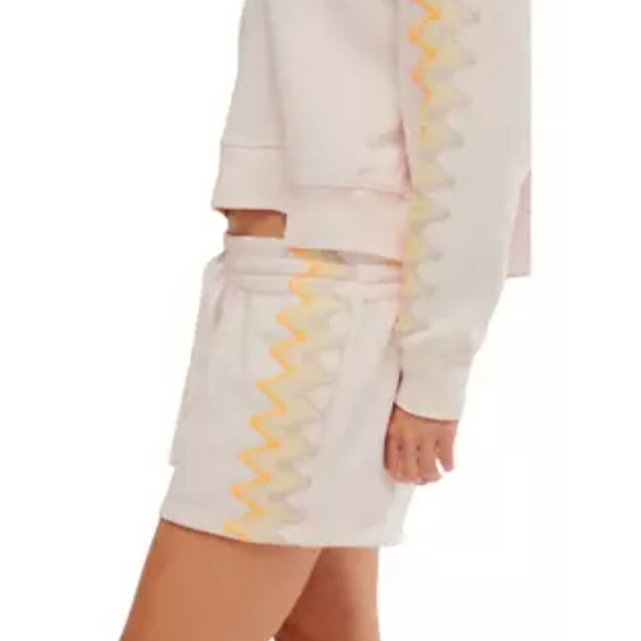 FP Movement Feeling Wavy shorts  Size medium. - Picture 6 of 11